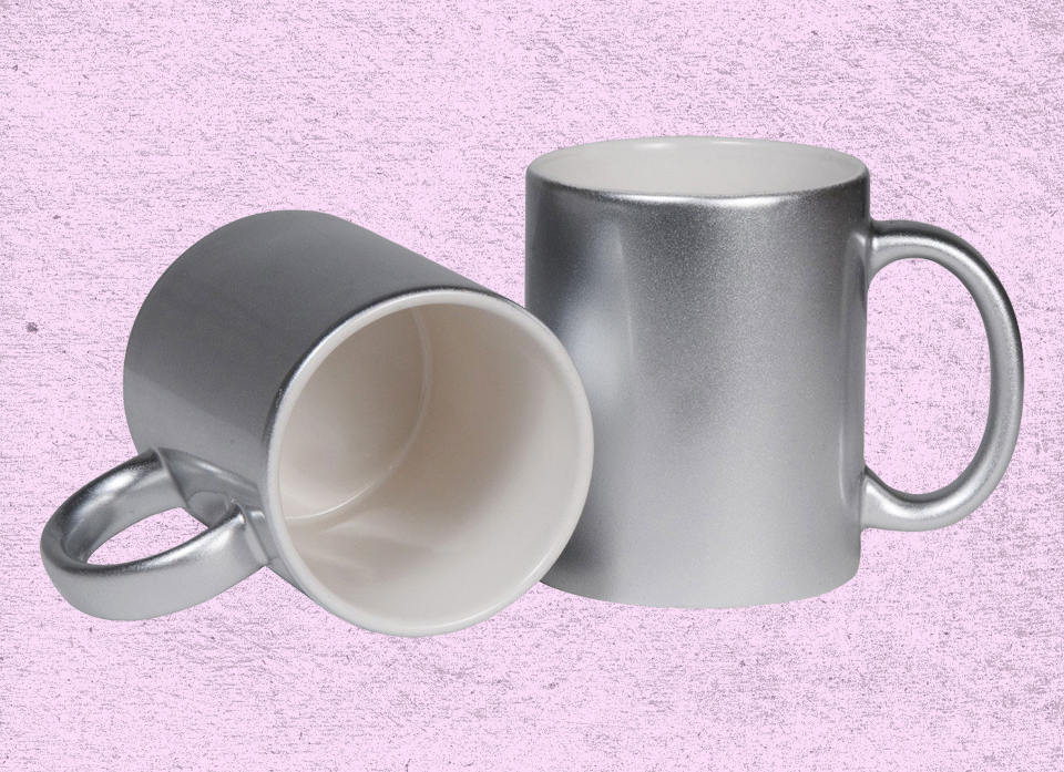 لیوان نقره ای